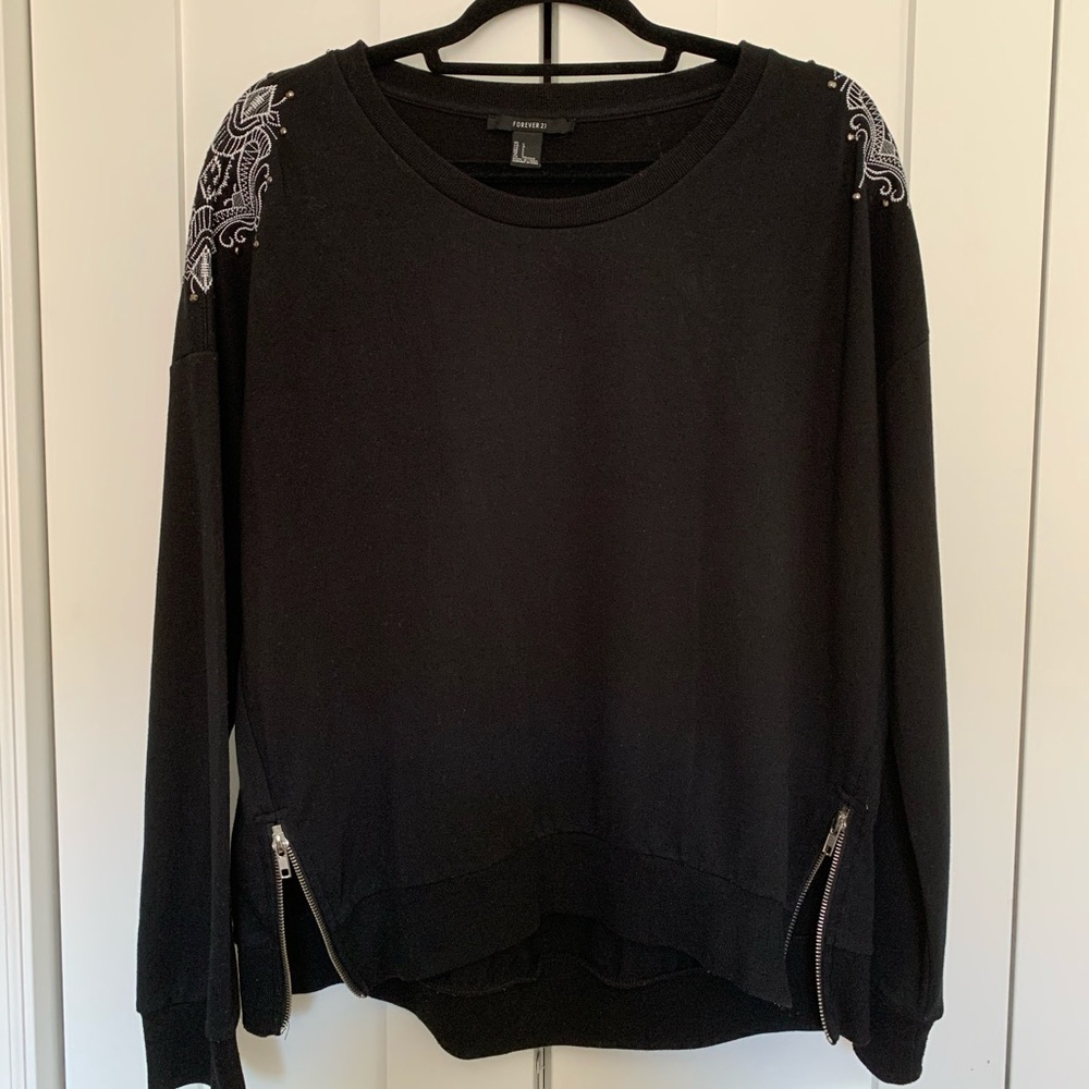 Forever 21 Black Damask Pattern Sweater